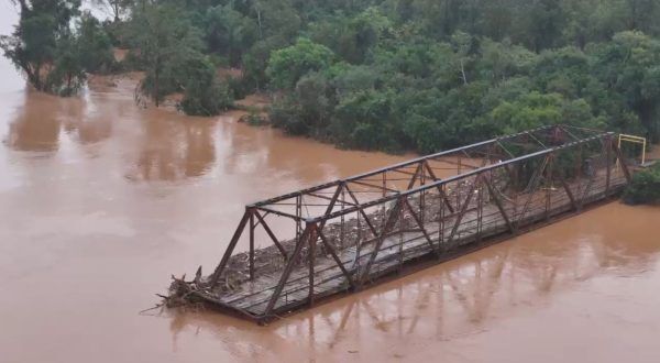 Lideranças regionais querem construir ponte em tempo recorde