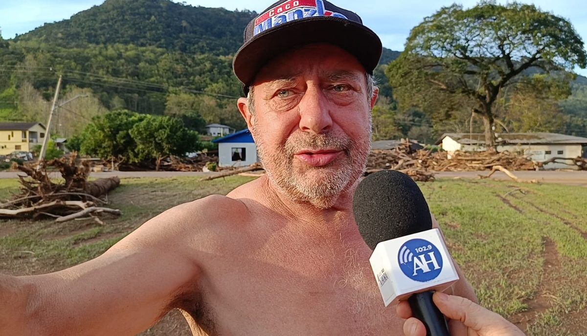 Moradores relatam momento em que a cheia atingiu a localidade