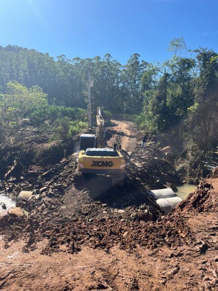 Ponte é refeita entre Coqueiro Baixo e Travesseiro