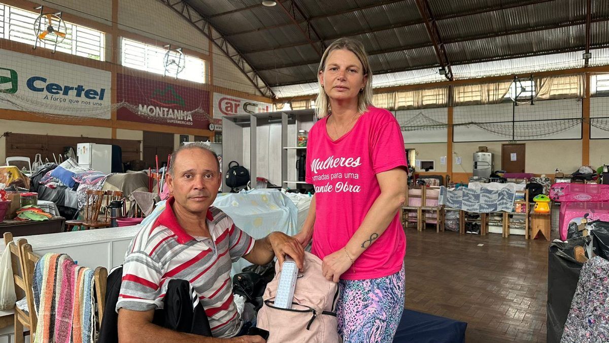Casal conta como foi salvo ao se abrigar em chaminé de telhado