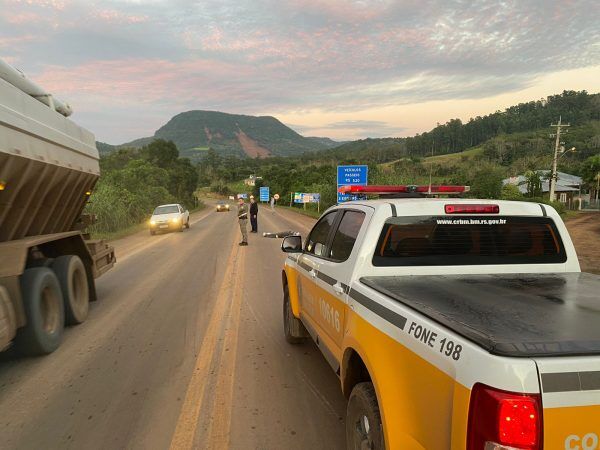 Acidente deixa motociclista ferido na ERS-130, em Encantado  