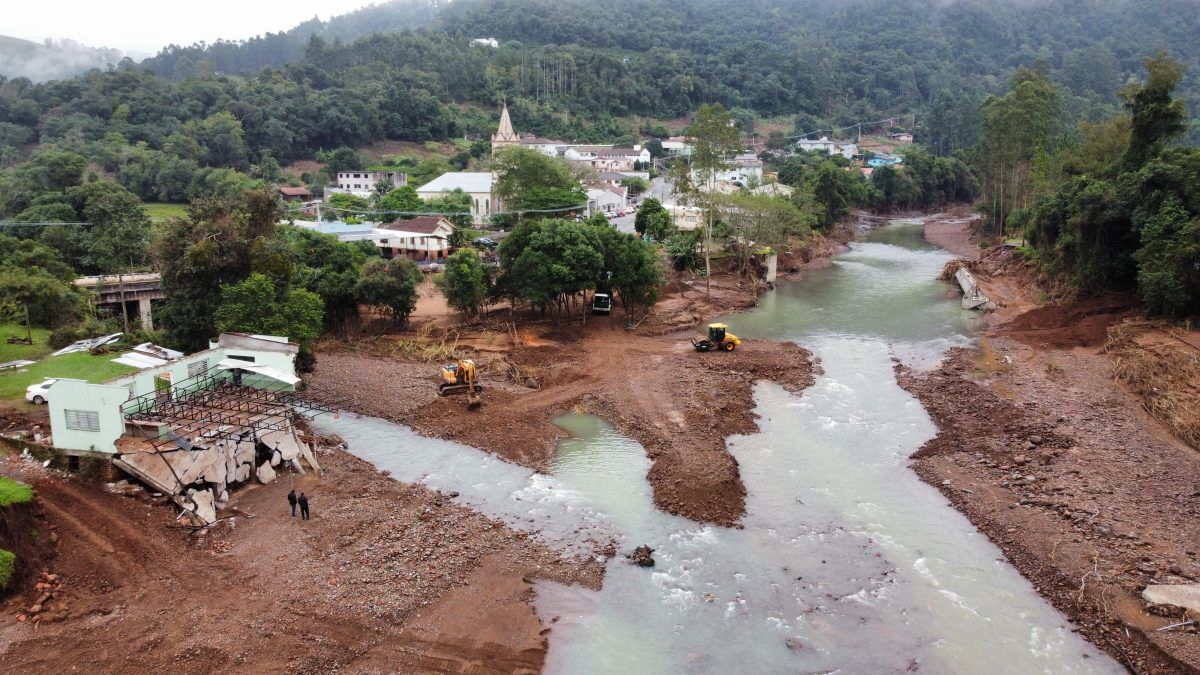 Canudos do Vale inicia a construção de travessia provisória