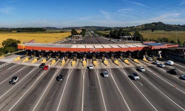CCR retoma dia 20 cobrança em pedágios da BR-101 e BR-290