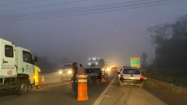 Acidente e afunilamento congestionam BR-386