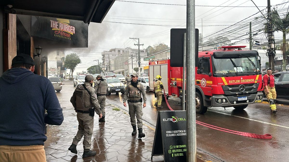 Princípio de incêndio atinge estabelecimento comercial no São Cristóvão 
