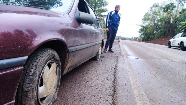 Buracos causam danos em veículos na ERS-453, em Cruzeiro do Sul