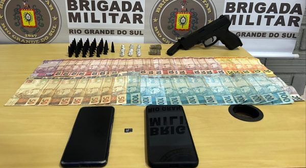 Dupla é presa por tráfico de drogas em Estrela