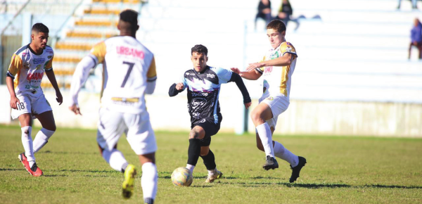 Alviazul recebe o Líder na busca da classificação