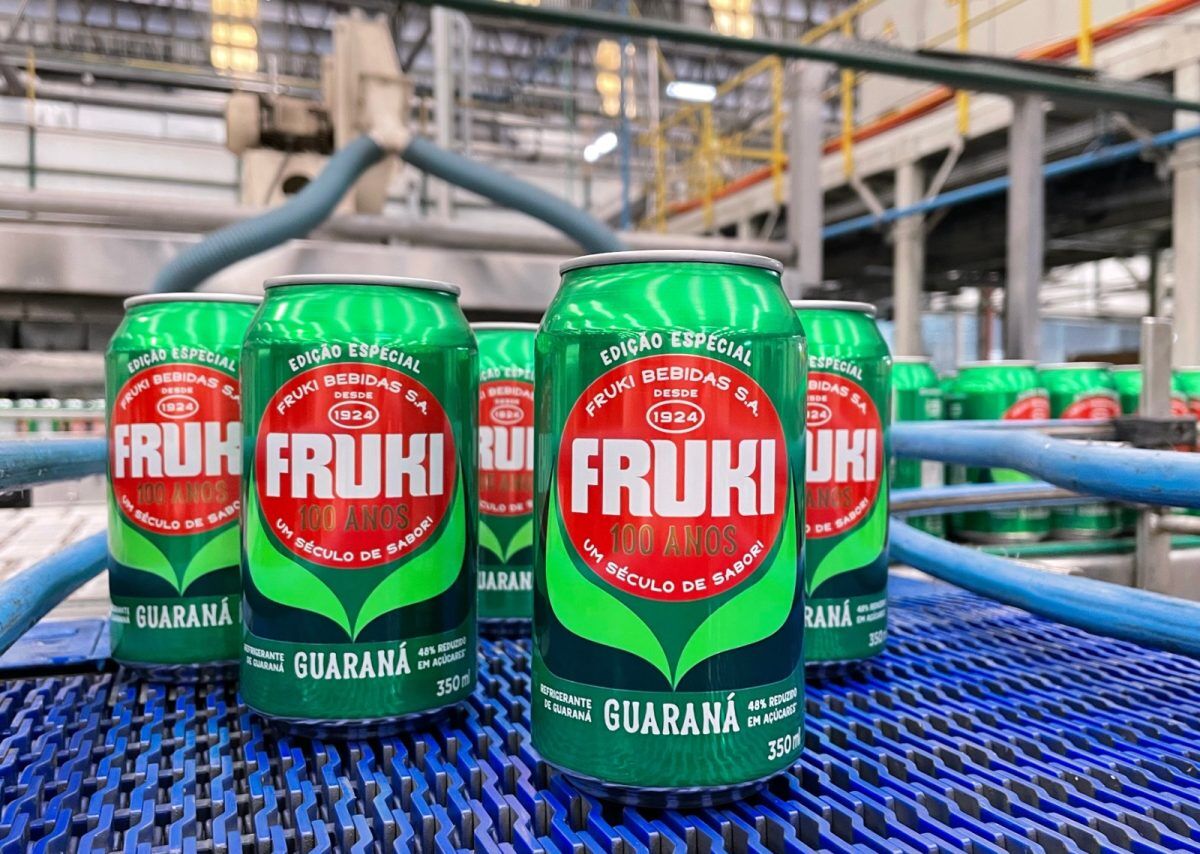 Fruki lança embalagens em alusão aos 100 anos