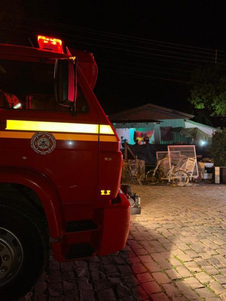 Menor é apreendido pela BM após ferir mulher com canivete