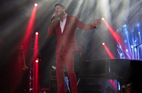 Maurício Manieri apresenta nova edição da superprodução “Classics” no Teatro Univates