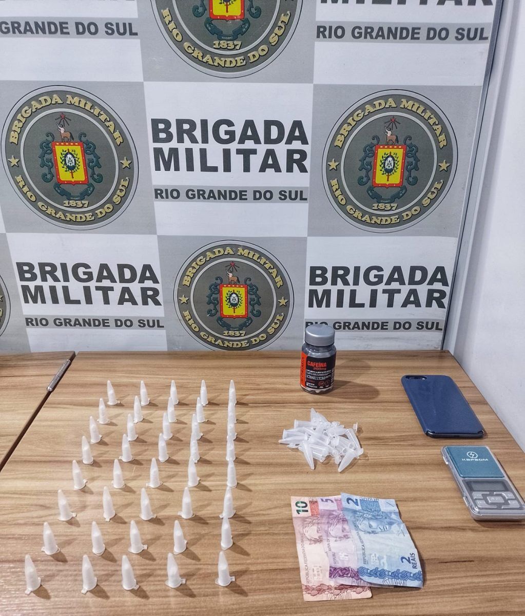 BM detém jovem de 20 anos pelo crime de tráfico de drogas