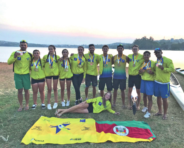 Aeca retorna de Minas Gerais com bagagem cheia de medalhas