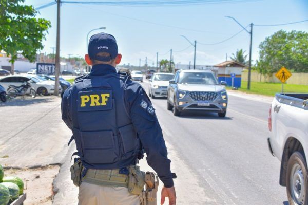 PRF reforça policiamento para garantir livre acesso às urnas