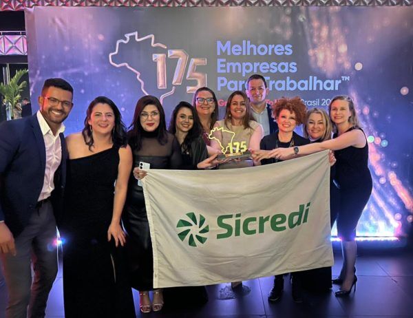 Ranking reconhece Sicredi como melhor empresa para trabalhar no Brasil