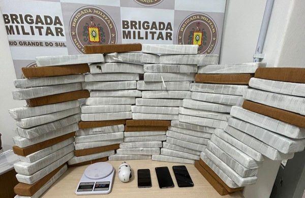 Polícia apreende cerca de R$100 mil em drogas em Estrela