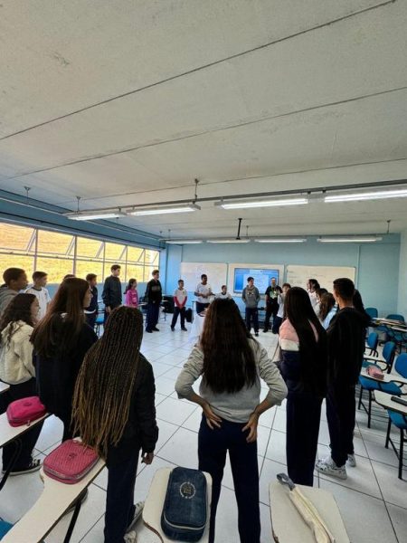 Sicredi Integração RS/MG implanta primeira cooperativa escolar em Itabirito