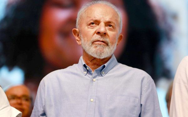 Lula avalia ligar para Trump em negociação de tarifas
