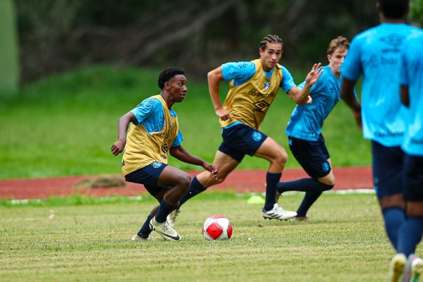 Grêmio realiza primeiro treinamento em Guaratinguetá