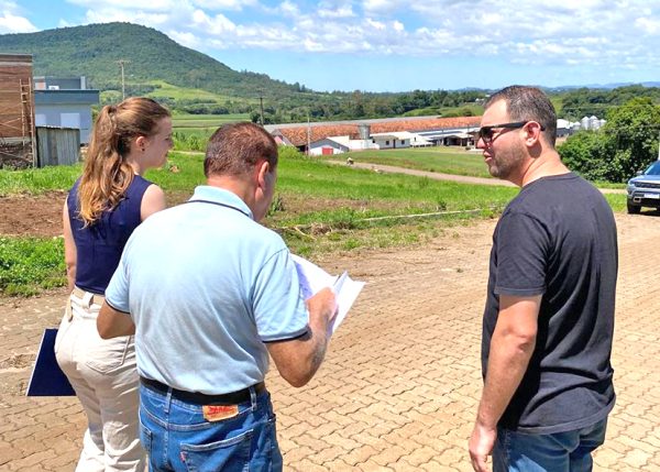 Reunião e vistoria avançam para projeto habitacional