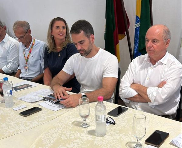 Leite promete novo edital para desassoreamento de rios
