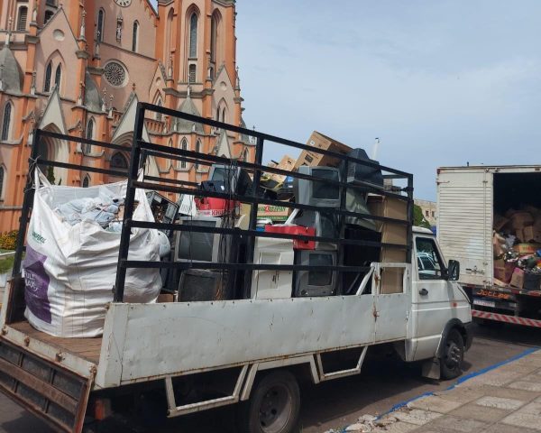 Venâncio Aires promove ação de recolhimento de lixo eletrônico, vidros e óleo