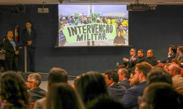STF forma maioria para tornar Bolsonaro réu por suposta tentativa de golpe