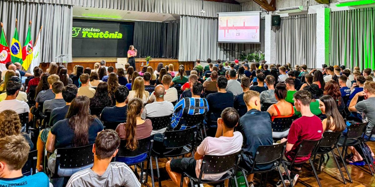 Colégio Teutônia realiza aula inaugural com palestra sobre mercado de trabalho