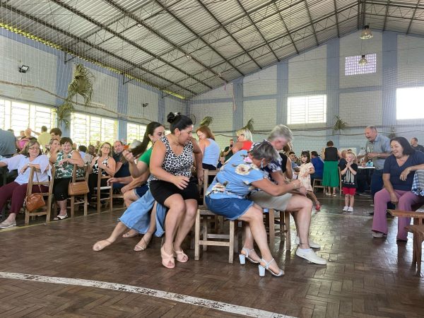 Festa anual da São José reúne fiéis e arrecada fundos para reforma