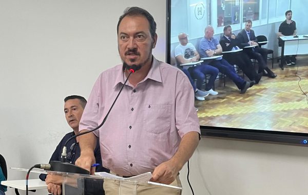 Justiça cassa mandato do vereador Enarni de Castro