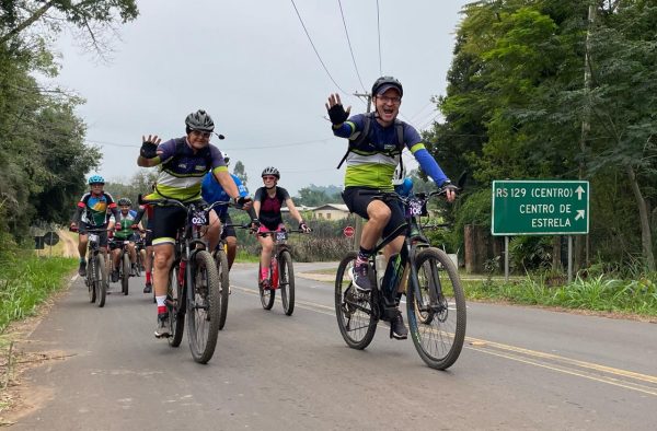 MTB Riders une ciclistas por escolas de Estrela