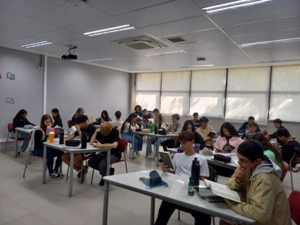 Escola do Sesi faz cafés e “festa” para literatura