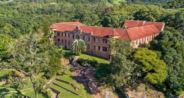 Há 20 anos, Convento São Boaventura na mira dos repórteres