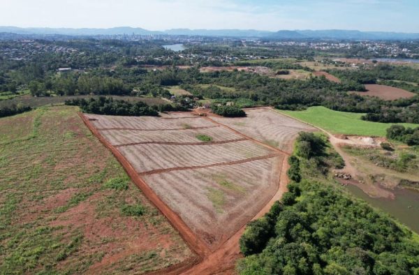 Leite anuncia novos projetos e celebra avanços em Cruzeiro do Sul