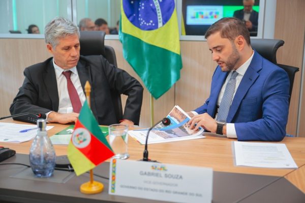 Vice-governador formaliza pedido para repassar trecho turístico ao Estado