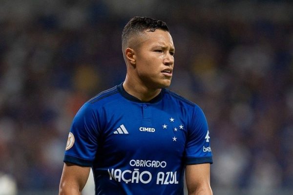Grêmio acerta empréstimo com Cruzeiro por lateral Marlon