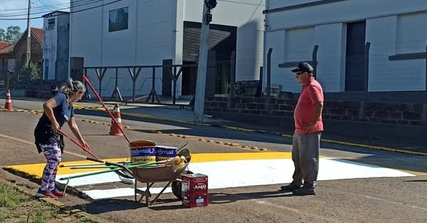 Indústria Haenssgen apoia renovação da sinalização em Cruzeiro do Sul