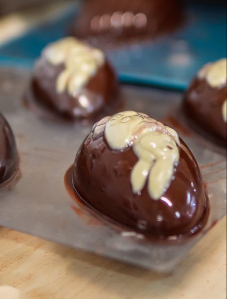 Chocolates Planalto celebra a Páscoa com 40 toneladas de produção artesanal
