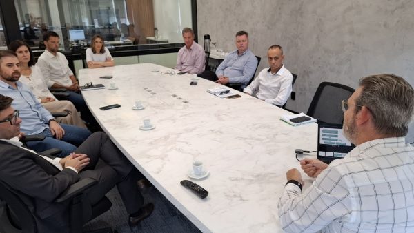 Governo avalia contratar estudo sobre água e esgoto