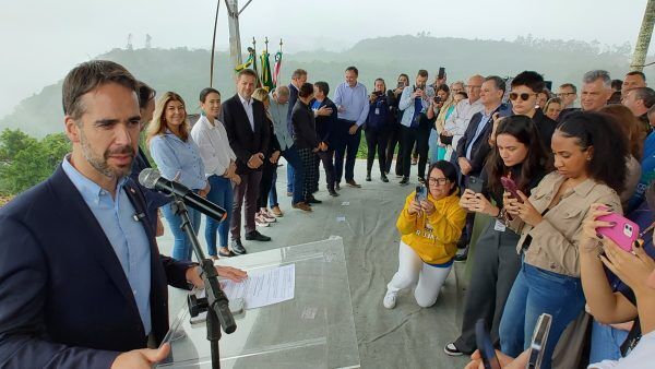 “Seus braços abertos materializam a resiliência do povo gaúcho”
