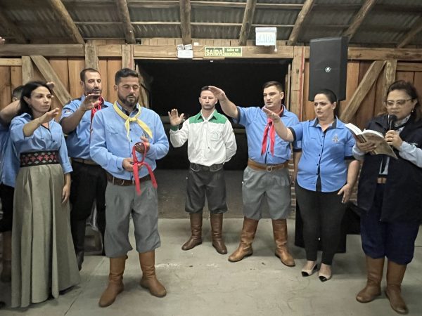 Piquete Cavaleiros da Estrada da posse a nova patronagem
