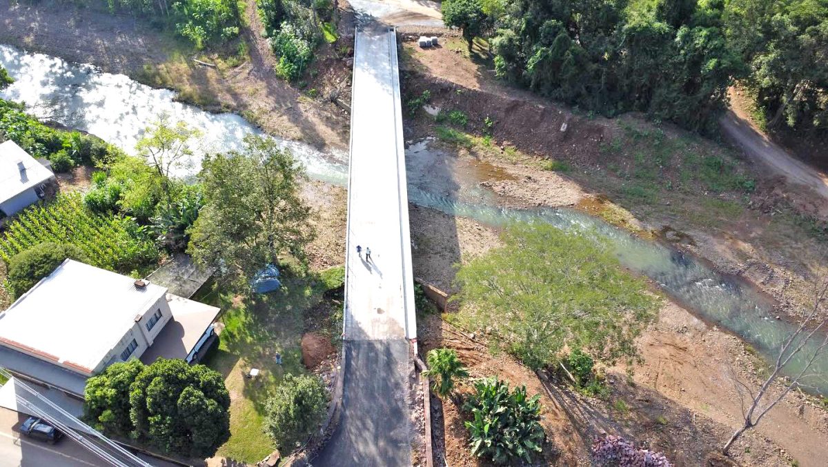 Travessia é liberada para passagem no Centro de Canudos do Vale