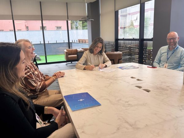 Governo e Sebrae assinam parceria para criação da Sala do Empreendedor