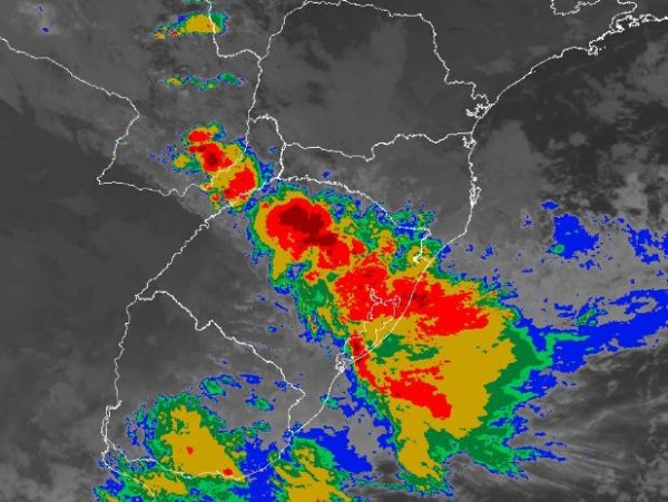 Inmet emite alerta para risco de alagamentos