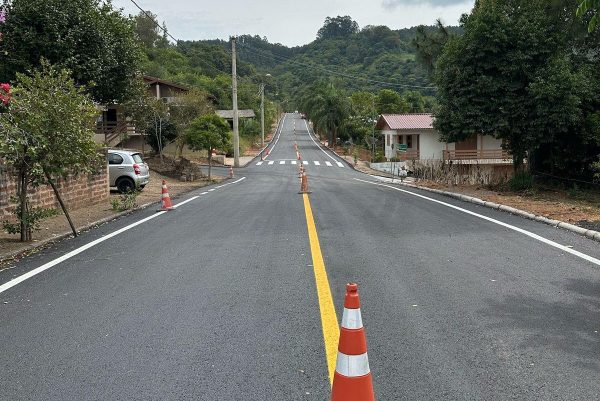 Coqueiro Baixo finaliza obras na Rua Eduardo Bagatini