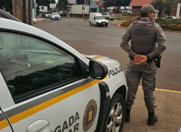 Casal é preso por furtar empresa desativada em Estrela