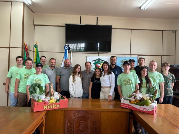 Governo renova com Efasc e amplia apoio à formação de jovens do campo