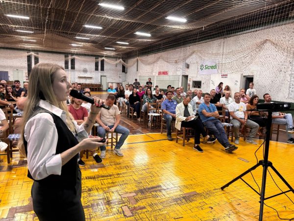 Moradores de Roca Sales debatem Plano Diretor