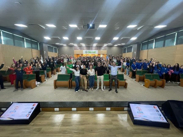JCI Lajeado reúne 260 alunos para treinamento de oratória