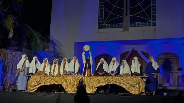 Encenação da Paixão de Cristo emociona público em Encantado
